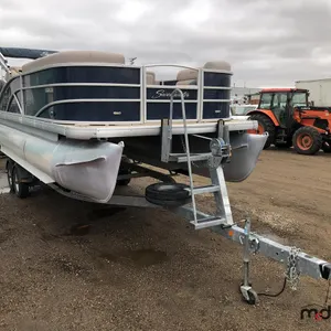 2015 Sweetwater Pontoon Boat w/ 2015 Shorelander T/A Trailer & 2015 Yamaha Motor