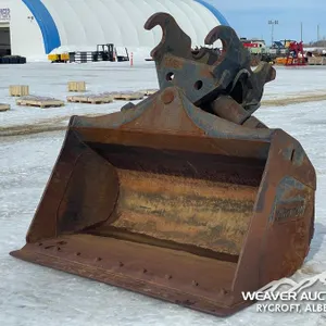 BRANDT 72 IN. HYD TWIST WRIST CLEAN OUT BUCKET