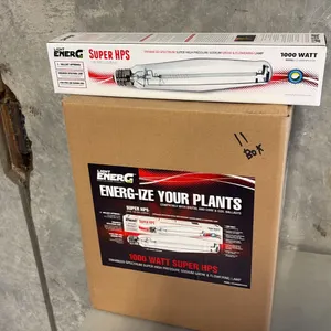 11 BOXES OF LIGHTENERG HORTICULTURAL PRODUCTS MDL:LE1000SHPS_ET25 GROW LIGHT BULBS 12PCS/CARTON