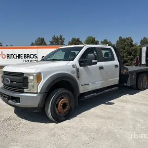 2017 Ford F-550 4x2 Crew Cab Flatbed Truck