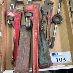ASSORTED SIZE PIPE CLAMPS & METAL SPIKES