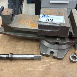 MILLING MACHINE VISE