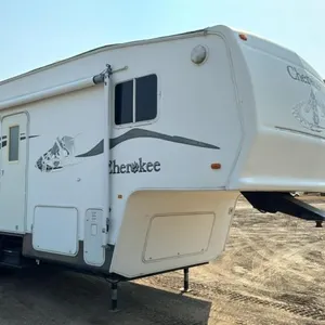 2004 Cherokee Lite 285K (Forest River INC) t/a fifth wheel travel trailer, VIN: 4X4FCKD224P091773, H89, Owner: Heather M McCallum, Seller: Fraser Auct