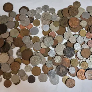 World Coin & Token Lot . Includes 1947 Canadian Silver Dime & 1944 Netherlands Silver Quarter