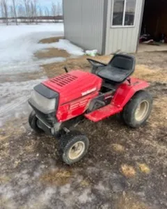 Yard Master Lawn Tractor, 18.5 hp, tires all brand new, new 12 v battery, 46' cut, mower is not attached, unit runs but will be sold for parts, front 