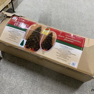 Pre-lit 7.5' Christmas Tree
 UNRESERVED