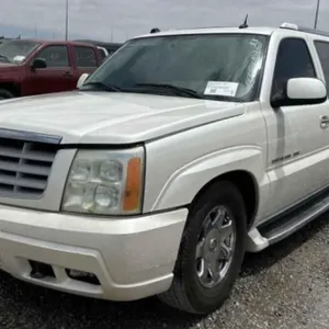 (CA) 2004 Cadillac Escalade ESV