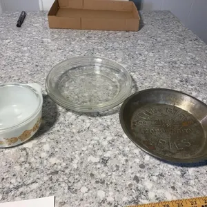Pyrex Dish (chipped lid) & Pie Plates