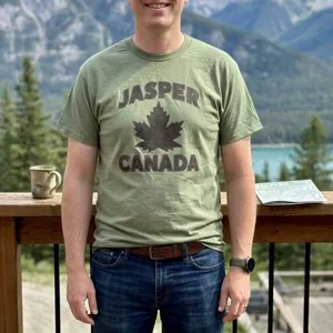 Gildan Heavy Cotton T-Shirt Jasper Canada Design Size Medium