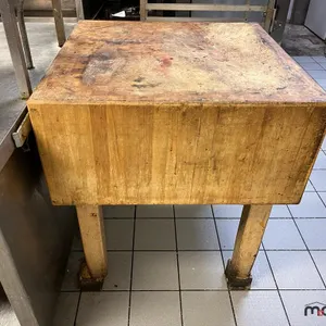 Butcher's Block (30"x30"x35")
 UNRESERVED