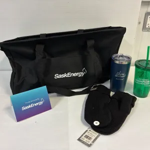 Tote.  Mittens. 2 Tumblers