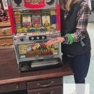 Sammy King Camel Pachislo Slot Machine S-4-130, 2003, Japanese Skill Stop, Model 013244 includes many coins and or tokens<br/>Unit does not power on. 