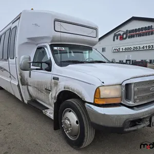 2000 Ford F550 28 Passenger Bus