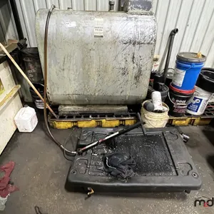 Steel Waste Oil Tank & Portable Oil Drain Pan
 UNRESERVED