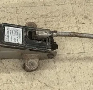 Vintage Hydraulic Trolley Jack. 4000LBS Capacity.