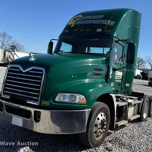 2016 Mack CXU613 semi truck