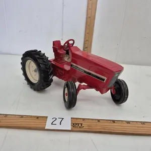 1/16 Scale IH Tractor by ERTL Made in USA
