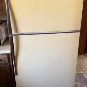 Vintage General Electric Refrigerator/Freezer