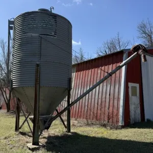 Hopper-Grain Silo w/ Auger