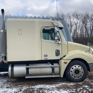 2006 Freightliner Columbia Semi