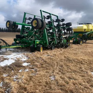 2011 John Deere 1895 Air Seeder with 1910 Air Cart
