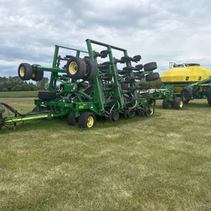 2011 John Deere 1895 Air Seeder with 1910 Air Cart