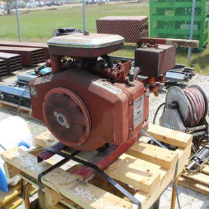 4 CYLE BRIGGS AND STRATTON GENERATOR