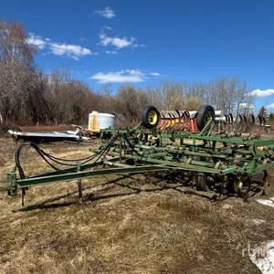 John Deere 1010 31 ft Cultivator