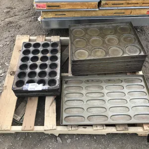 Pallet w/ Assorted Baking Trays
 UNRESERVED