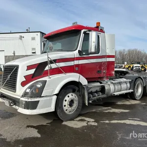 2011 Volvo VNL 6x4 Émissions Altérées / Altered Emissions T/A Day Cab Truck Tractor