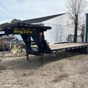 2018 Big Tex 22GN-25BK+5MR equipment trailer