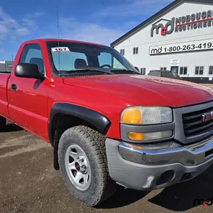 2006 GMC Sierra SL Truck
 UNRESERVED