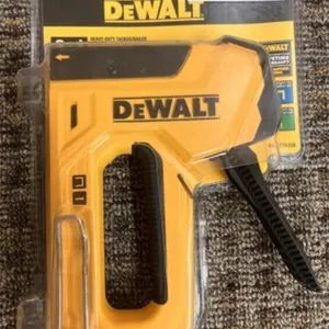 (TX) DeWalt - Heavy Duty Tacker