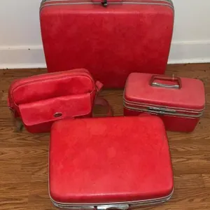 Samsonite three-piece luggage set