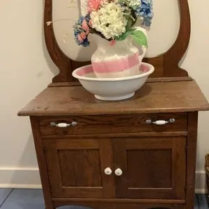 Wash basin stand, wash basin and vase lot