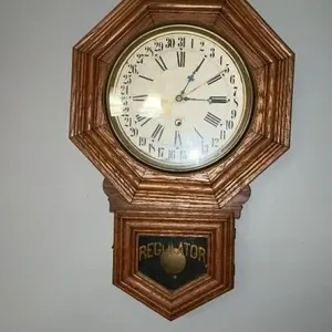 Regulator wall clock