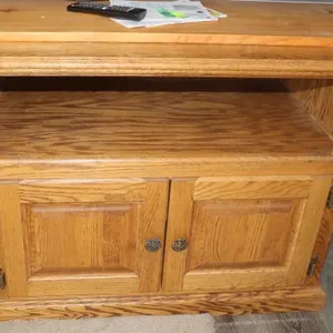 Wooden 2 Door Stand, 33.5"x19"x27";