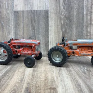 Hubley Wide Front End Tractors 1:16 Scale (2) Miss