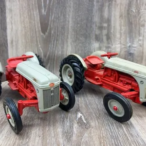 Ford 8N Tractors(2) 1:16 Scale