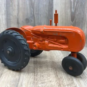 Die Cast Tractor 1:16 Scale - No Steering Wheel