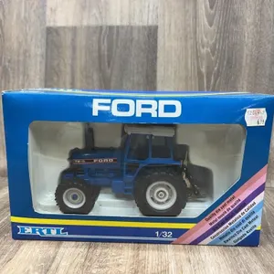 Ford TW-5 Tractor ERTL 1:32 Scale, In Box