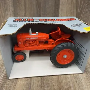 Allis-Chalmers WD-45 Tractor 1:16 Scale, In Box