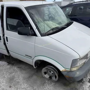 2002 Chevrolet Astro Van VIN: 1GCDM19X52B141679
