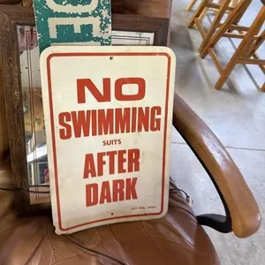 Misc Signs/Mirror