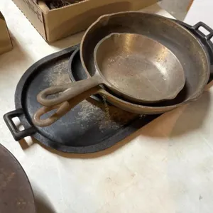 Cast Iron Skillets & Pans