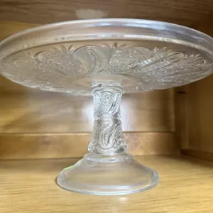 Glass cake stand
