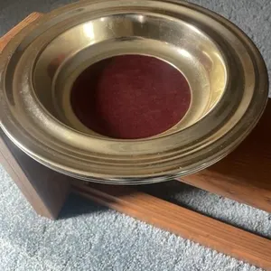 2 metal collection plates