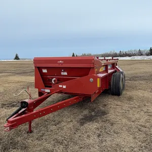 NEVER USED — New Holland 195 manure spreader —- Barry and Ellen Zawislak retirement equipment