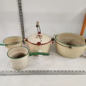 Enamel Pots & Kettle