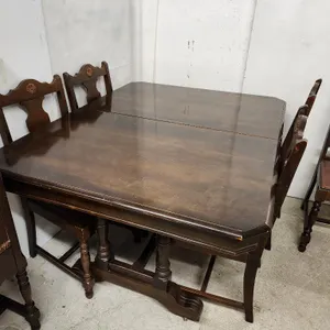 Dining Room Table & 5 chairs
